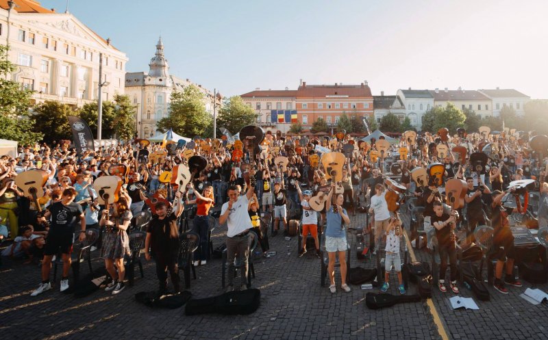 Festivalul „pune mâna pe chitară - Folk & More” transformă Cluj-Napoca în capitala chitarei