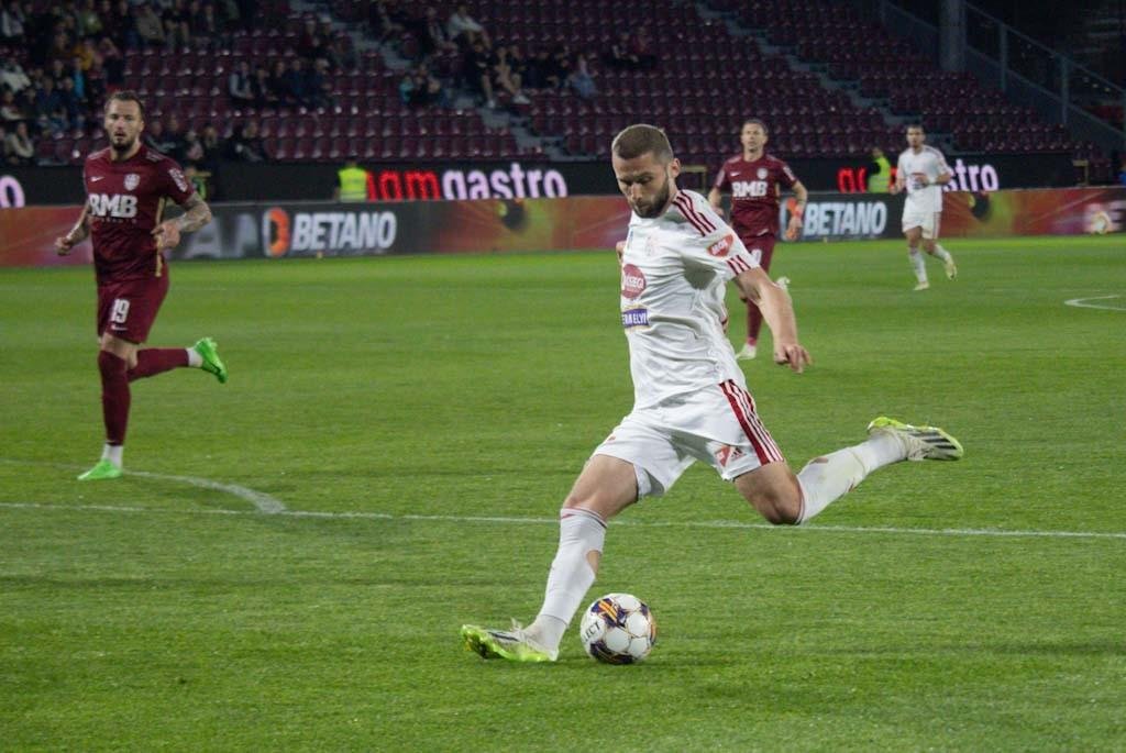 Atacantul dorit de Dan Petrescu și-a găsit o nouă echipă. Unde a ajuns jucătorul