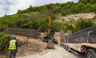 Lucrările de consolidare continuă pe strada Uliului. Când vor fi gata
