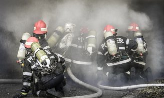 Cluj: Cort de nunți, distrus de flăcări. Cauza probabilă a incendiului