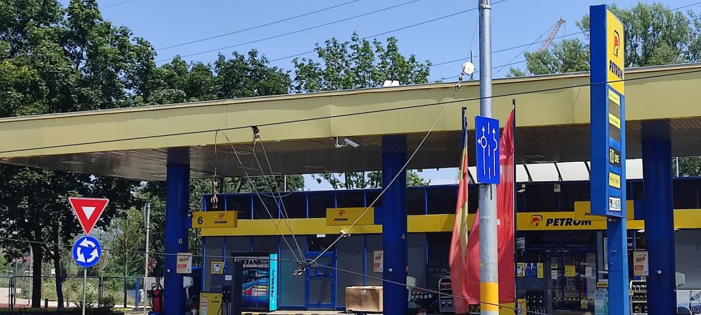 Tramvai blocat pe strada Oașului din Cluj. S-au rupt firele de curent