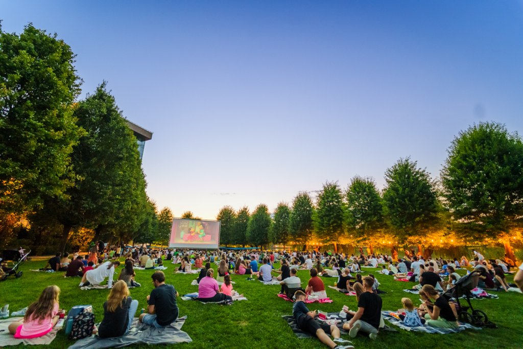 Cenușăreasa „vine” la Kids Thursdays – Teatru de Păpuși, iar „Aquaman And The Lost Kingdom” se vede pe ecranul Movie Nights, la Iulius Mall Cluj