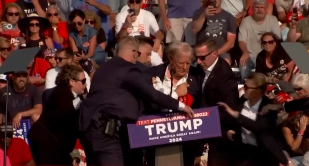 Tentativă de asasinat asupra lui Donald Trump. Fostul președinte a fost rănit la ureche. Trăgătorul și o persoană din public au decedat
