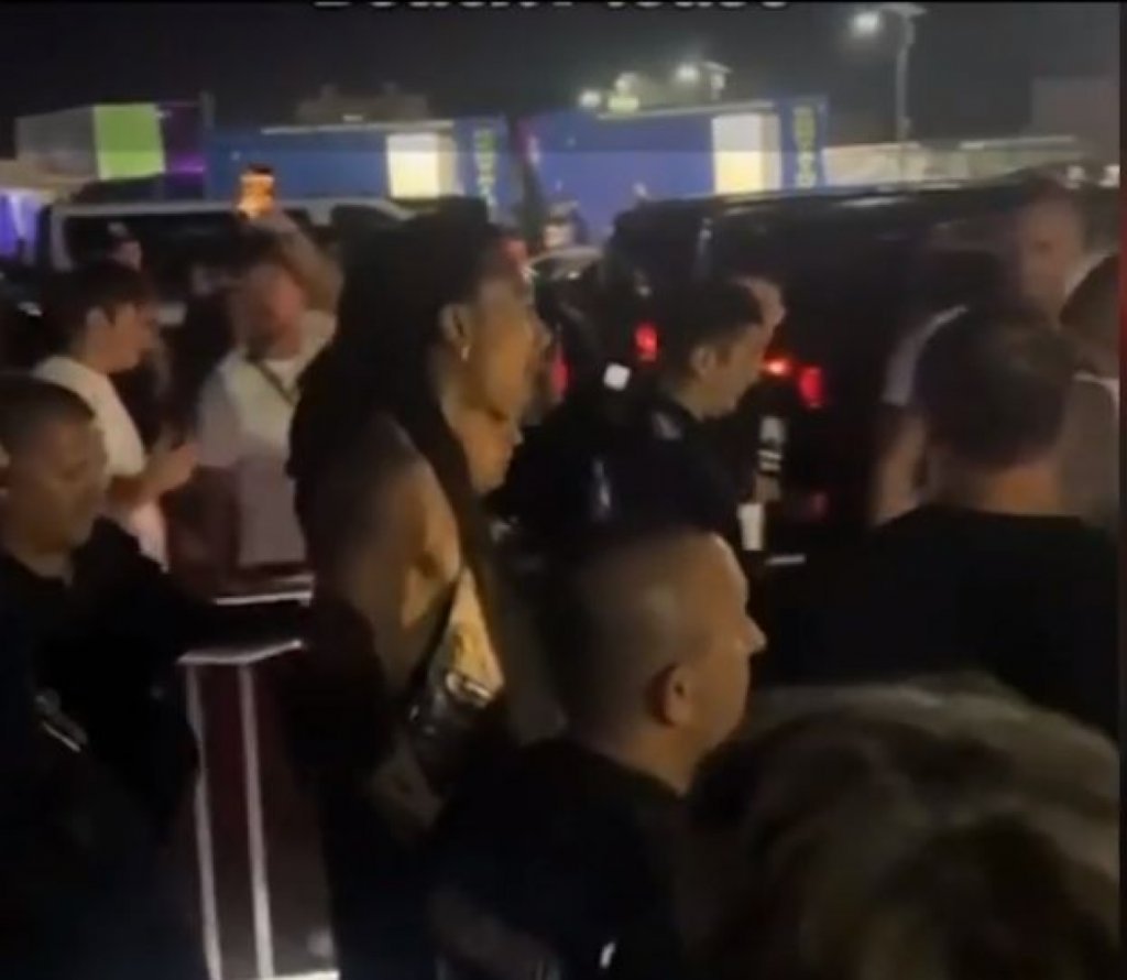 Wiz Khalifa, după ce a fumat canabis pe scenă: „Nu am intenționat să fiu lipsit de respect față de România. Voi reveni, dar fără un joint mare data viitoare”