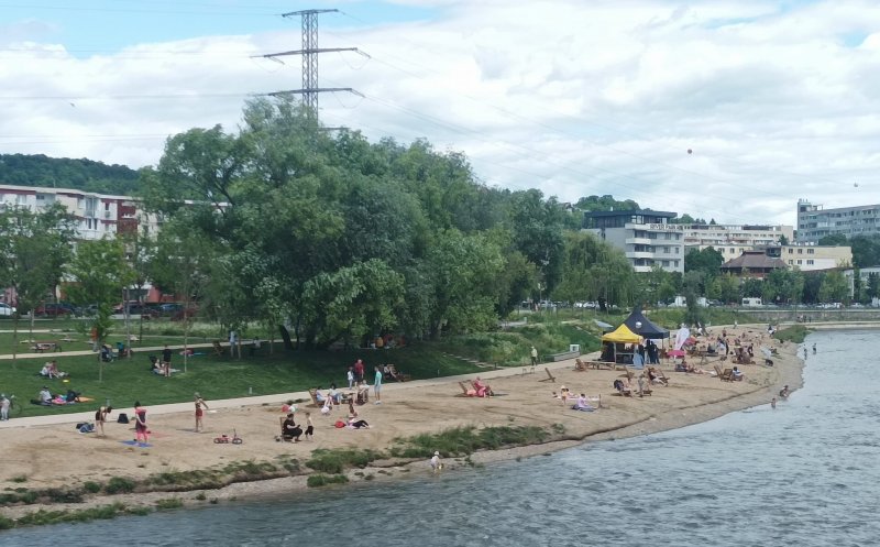 Festival pe plaja din Grigorescu. Concerte cu Om la Lună sau Luna Amară