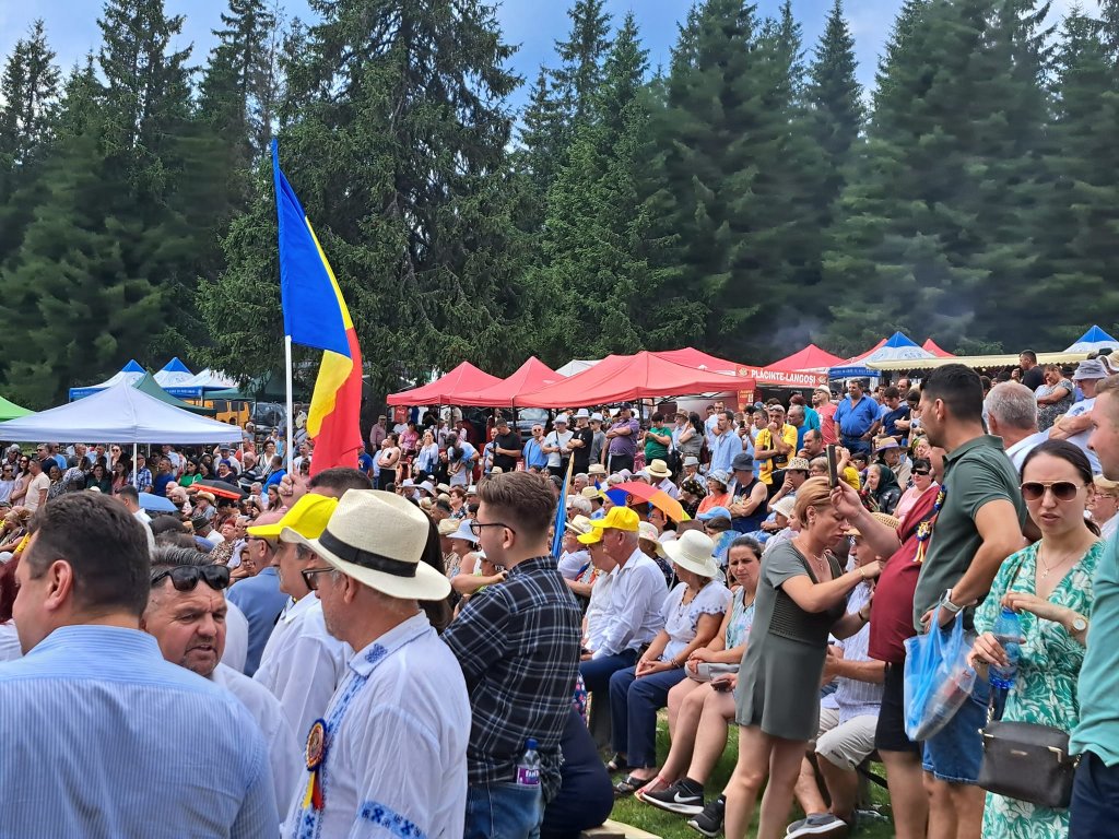 Mii de oameni au participat la tradiționala sărbătoare de la Crucea Iancului