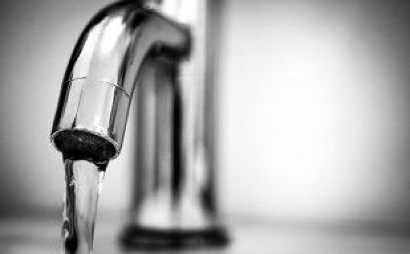 Restricţii în furnizarea apei în sute de localităţi din ţară