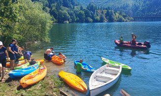 Sute de saci de gunoaie au fost strânși în acțiunea de ecologizare a Lacului Floroiu din Cluj