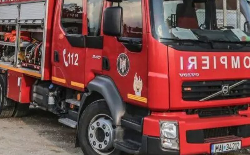 Cluj: Incendiu la un transformator electric. Pompierii au intervenit
