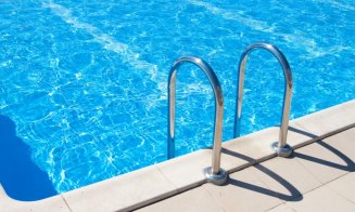 Tragedie într-o comună din Ardeal. Două persoane au murit electrocutate într-o piscină