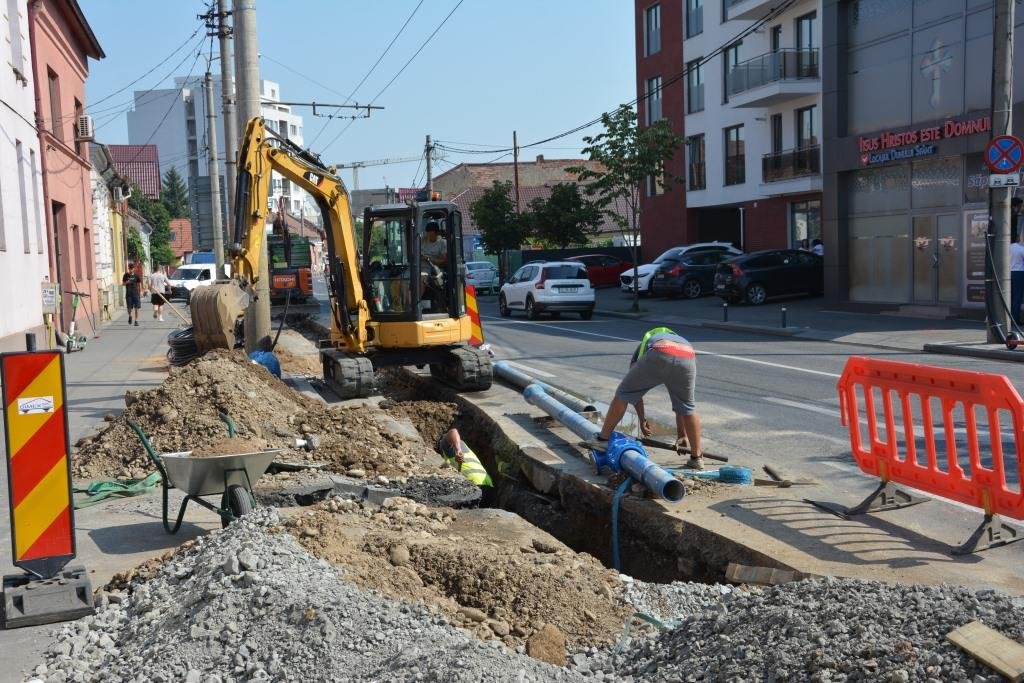 S-au reluat lucrările la rețelele de apă și canalizare din Cluj-Napoca. Pe ce străzi se lucrează acum