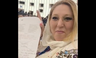 Cum și-a început mandatul de europarlamentar Diana Șoșoacă: „Este izolată în penultimul rând”
