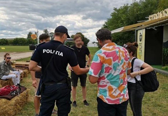 Mai multe persoane au încercat să intre cu droguri la Electric Castle. Trei persoane, la spital