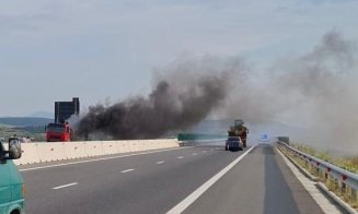 INCENDIU pe autostrada A10 Sebeș-Turda: O autobasculantă a luat foc