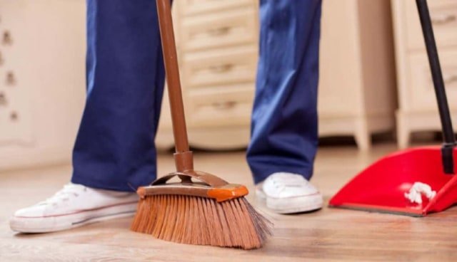 Voucherele casnice pot fi utilizate în termen de 12 luni/ Pe ce activități casnice pot primi românii tichete