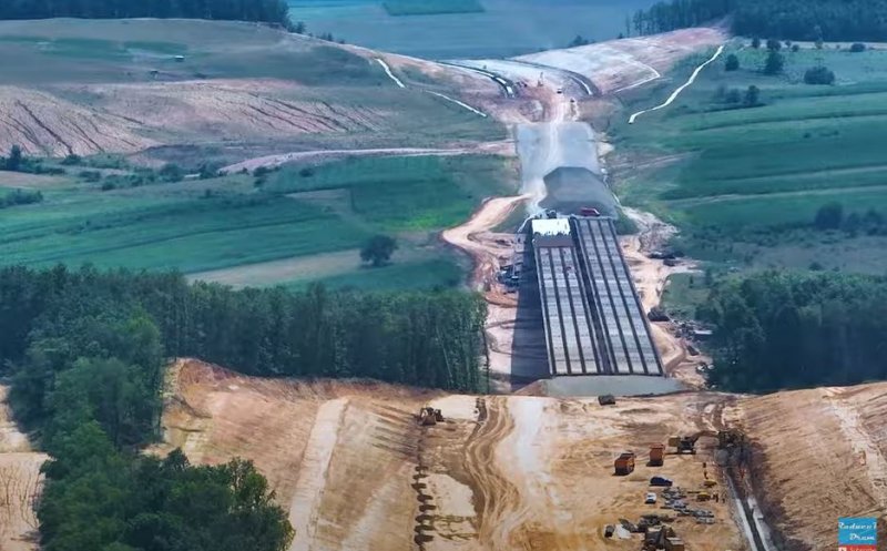 Imagini noi de pe A3, Zimbor-Poarta Sălajului. Cum merge treaba pe șantierul lui UMB în plină vară