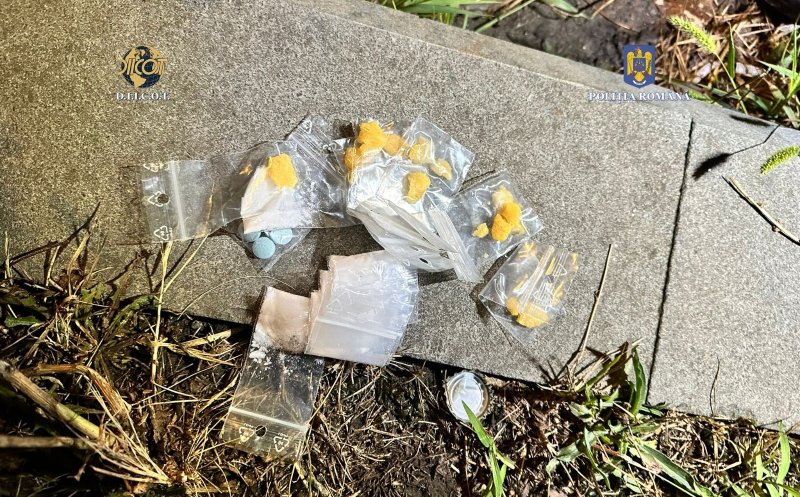 Traficant de droguri prins în drum spre un festival de muzică din Cluj: Vindea ecstasy, LSD și amfetamină