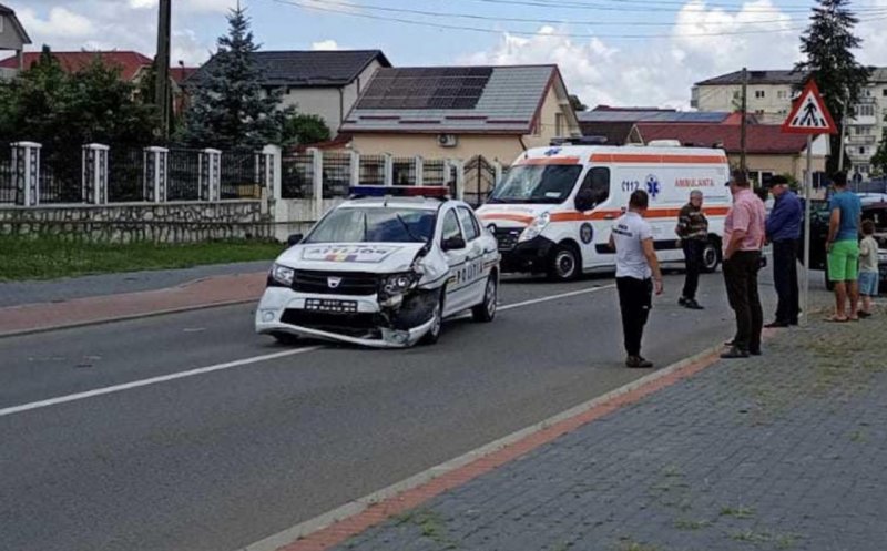 Cum s-a produs accidentul din Dej între o mașină de poliție și un autoturism. Doi copii au ajuns la spital