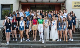 Ce au făcut elevii în Tabăra de vară organizată de UMF Cluj. Cursuri de prim-ajutor, experimente în laboratoare și vizite în centrele de cercetare, printre activități
