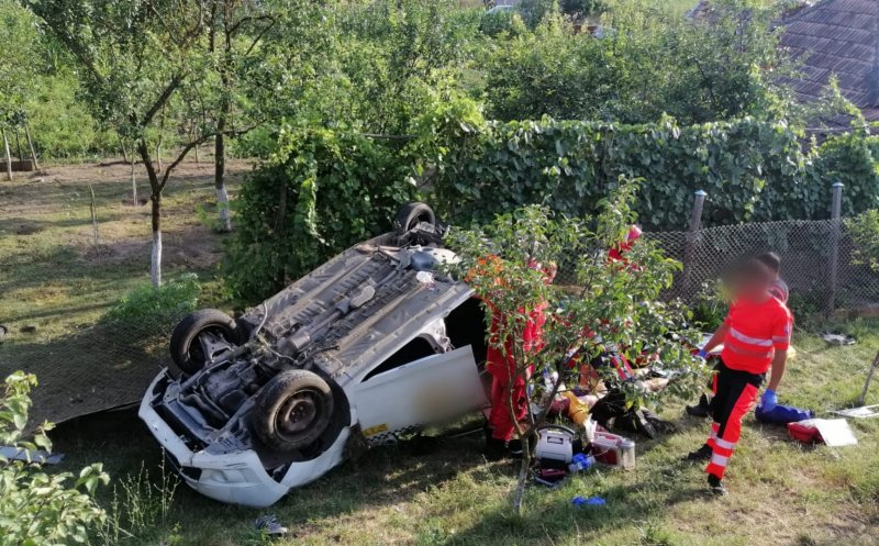 Accident grav în județul Cluj: Un tânăr a murit, iar o altă victimă a fost transportată la spital / Elicopterul SMURD, la fața locului