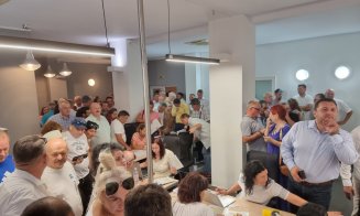 Clujenii s-au îmbulzit să semneze pentru locuințele de 35.000 euro promise de George Simion