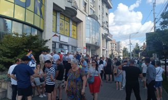 Vă aduceți aminte de Caritas? Sute de clujeni au stat la coadă la pentru apartamentele de 38.000 euro AUR. Sociolog: ''vorbim despre o practică înșelă