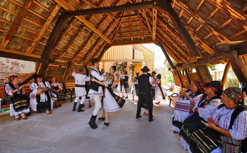 La Turda, tradițiile nu se uită / Șura de la Muzeul de Istorie va fi inaugurată oficial
