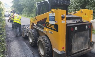 Reparații pe un drum pitoresc din zona de munte a Clujului