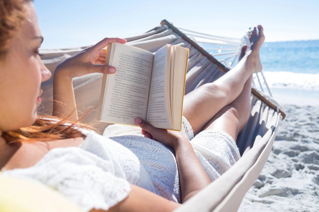 Care sunt cele mai vândute cărți în vacanță. Clujul, în topul comenzilor