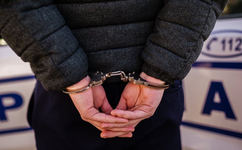 Un bărbat din Câmpia Turzii, care a distrus de 19 ori sistemele care permit accesul la punctele de colectare a deşeurilor menajere, reţinut