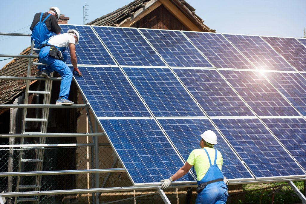 Două miliarde lei pentru „Casa Verde Fotovoltaice”. Când ar putea începe programul și ce se schimbă