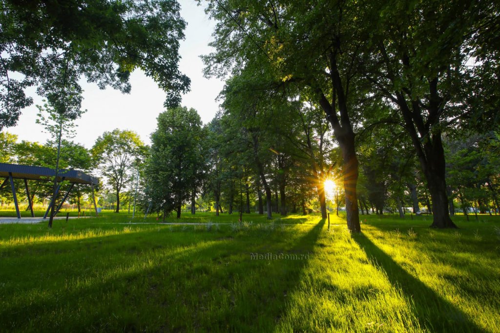 Noul parc din zona Obelisc-Mihai Viteazul din Turda este aproape gata
