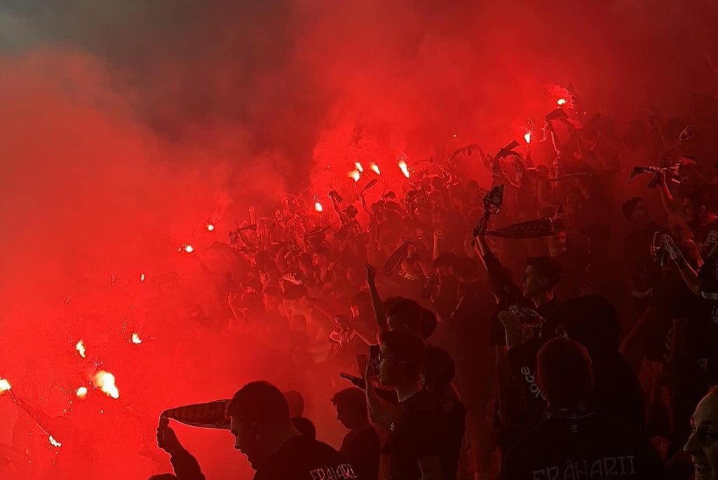 Galeria CFR-ului cere demisii după derby-ul cu ”U” Cluj: „Antrenorul nostru a ales să își bată joc de cel mai important meci”