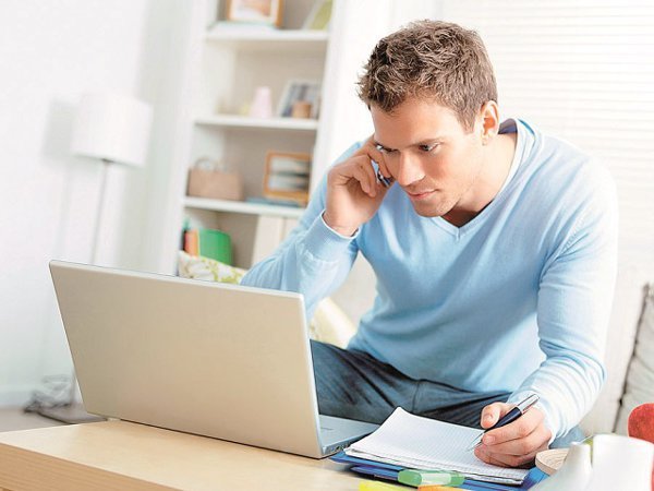 Studiu: Peste 35% dintre cei care aplică pentru un job nu vorbesc fluent o limbă străină, iar peste 17% nu au competenţe digitale