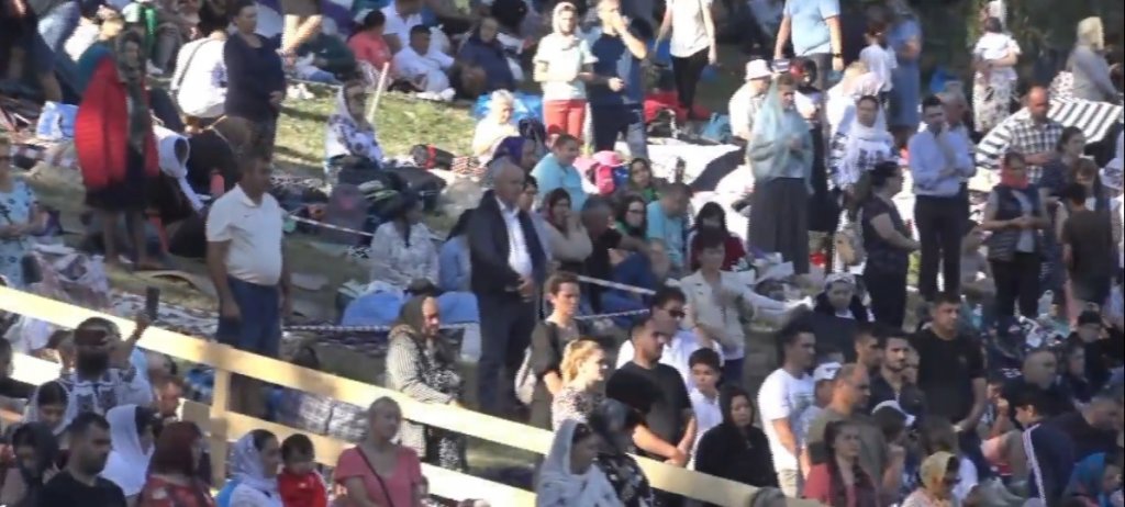 Mii de credincioși participă la pelerinajul de la Mănăstirea Nicula