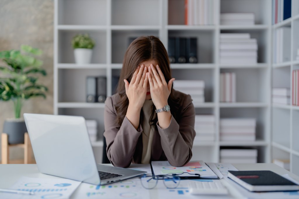 Cum îți dai seama dacă ai intrat în burnout. Iată 3 semne
