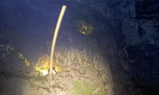 Doi tineri salvați de salvamontiștii clujeni într-o dificilă acțiune de noapte, în Cheile Turzii