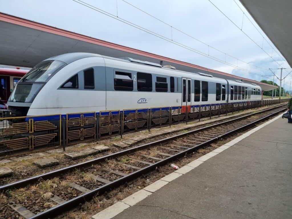 TREN METROPOLITAN, în Consiliul Local: 23 de stații, 9 trenuri, 8 parcări, 4 pasaje subterane