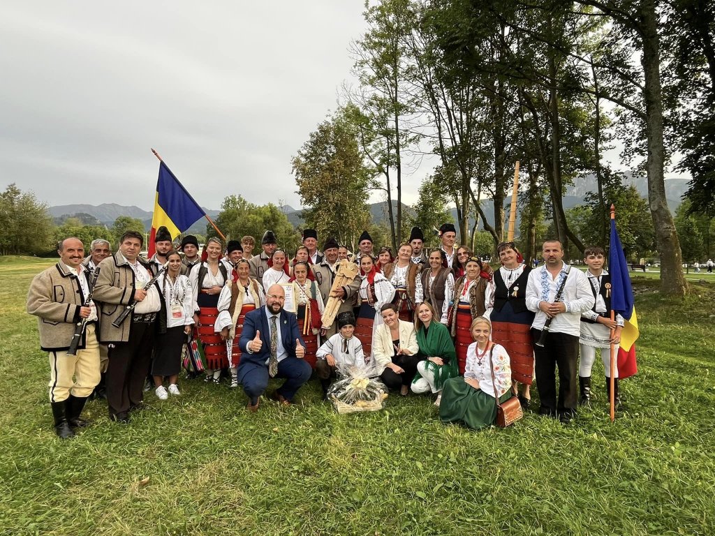 Sătenii din Mărișel au făcut senzație la Festivalul Internațional de la Zakopane. Ce premii au câștigat