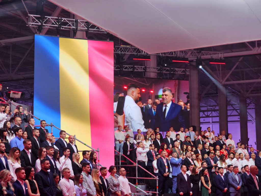 Congresul PSD – Sorin Grindeanu promite 800 km de drumuri de mare viteză, în timp ce Marcel Ciolacu critică vechea clasă politică: „Este nevoie de o alternativă la un președinte turnător și un președinte absent”