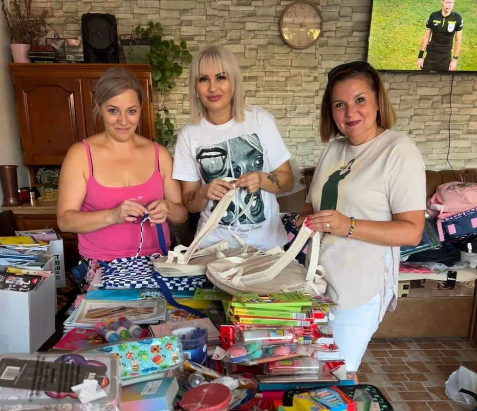 Generozitate la superlativ! O clujeancă a pregătit cu dragoste 70 de ghiozdane pentru copiii din Cluj