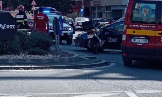 ACCIDENT între o mașină și o motocicletă pe Fabricii. Doi răniți, preluați cu SMURD-ul