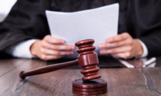 Minorii care l-au lovit în cap cu o sticlă pe un șofer de Bolt din Cluj-Napoca, plasați sub control judiciar