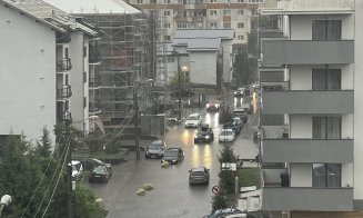 Furtună la Cluj-Napoca! Multe străzi au fost inudate de apă