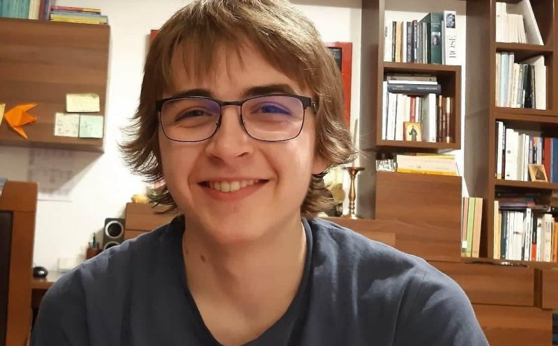 Elev din Cluj-Napoca, medalie de aur la Olimpiada Internaţională de Astronomie şi Astrofizică