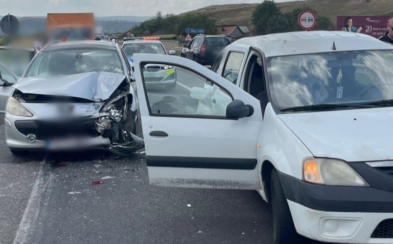 Accident între două mașini pe Varianta de Ocolire Cluj Nord-Est. Un bebeluș de șase luni a fost rănit
