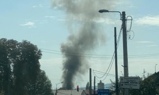 Un tren dezafectat a luat FOC în gara din Cluj-Napoca