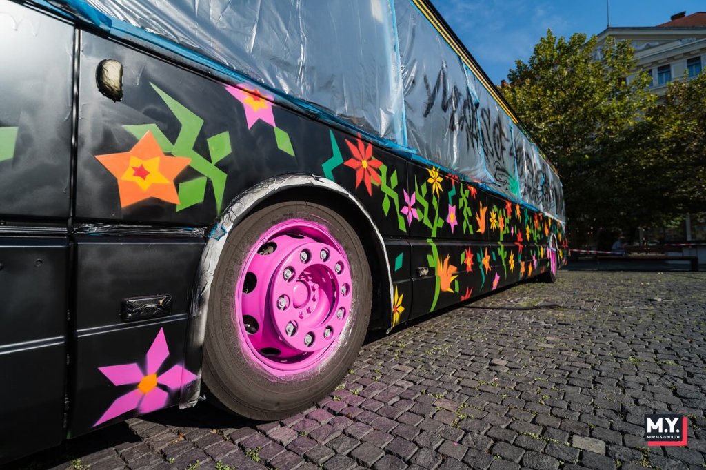 Cum arată autobuzele CTP desenate cu graffiti. Vor circula prin toate cartierele Clujului