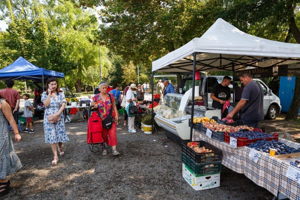 Produse locale, pentru cămara de toamnă, în piețele de cartier și volante ale Clujului. Vezi programul de funcționare
