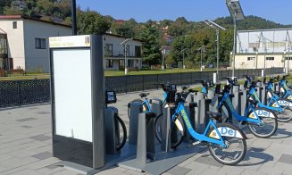 Primăria Dej a început amplasarea bicicletelor în stațiile din oraș